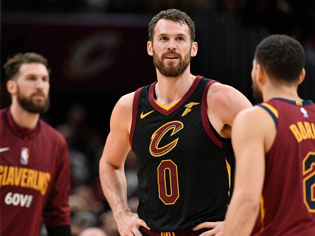 为引人关注 为引人关注