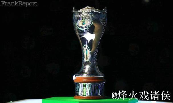 塞尔比捧英锦赛奖杯亮相皇权球场，莱斯特共享荣光