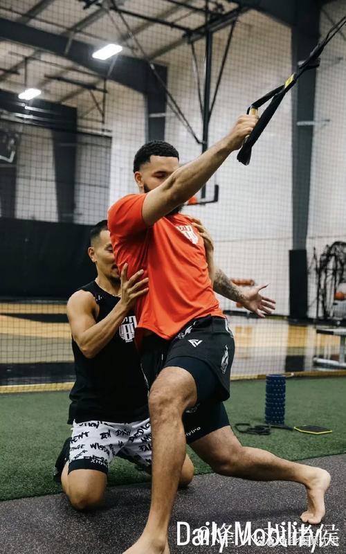 乌多基社媒无意泄密热刺新战术，手抛球成关键要素